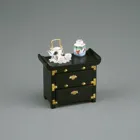 001.837/1 - Japanese lacquer chest of drawers "Tea Time", miniature in 1:12 scale