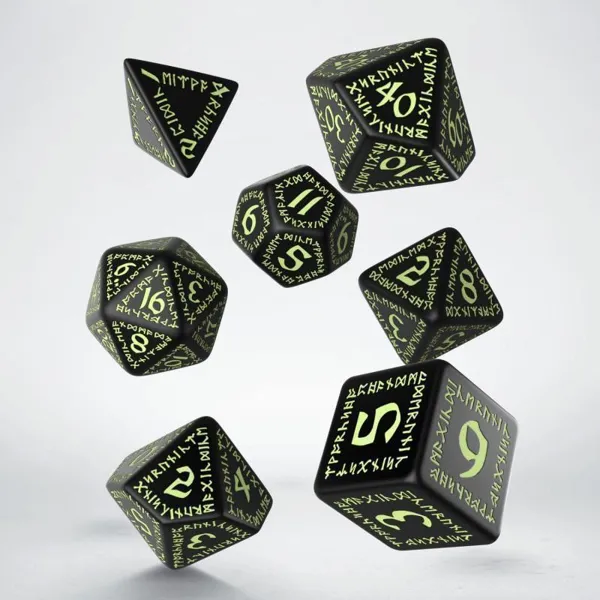 Q-Workshop - SRUN03 - RuneQuest Dice Set, black & glow-in-the-dark (7)